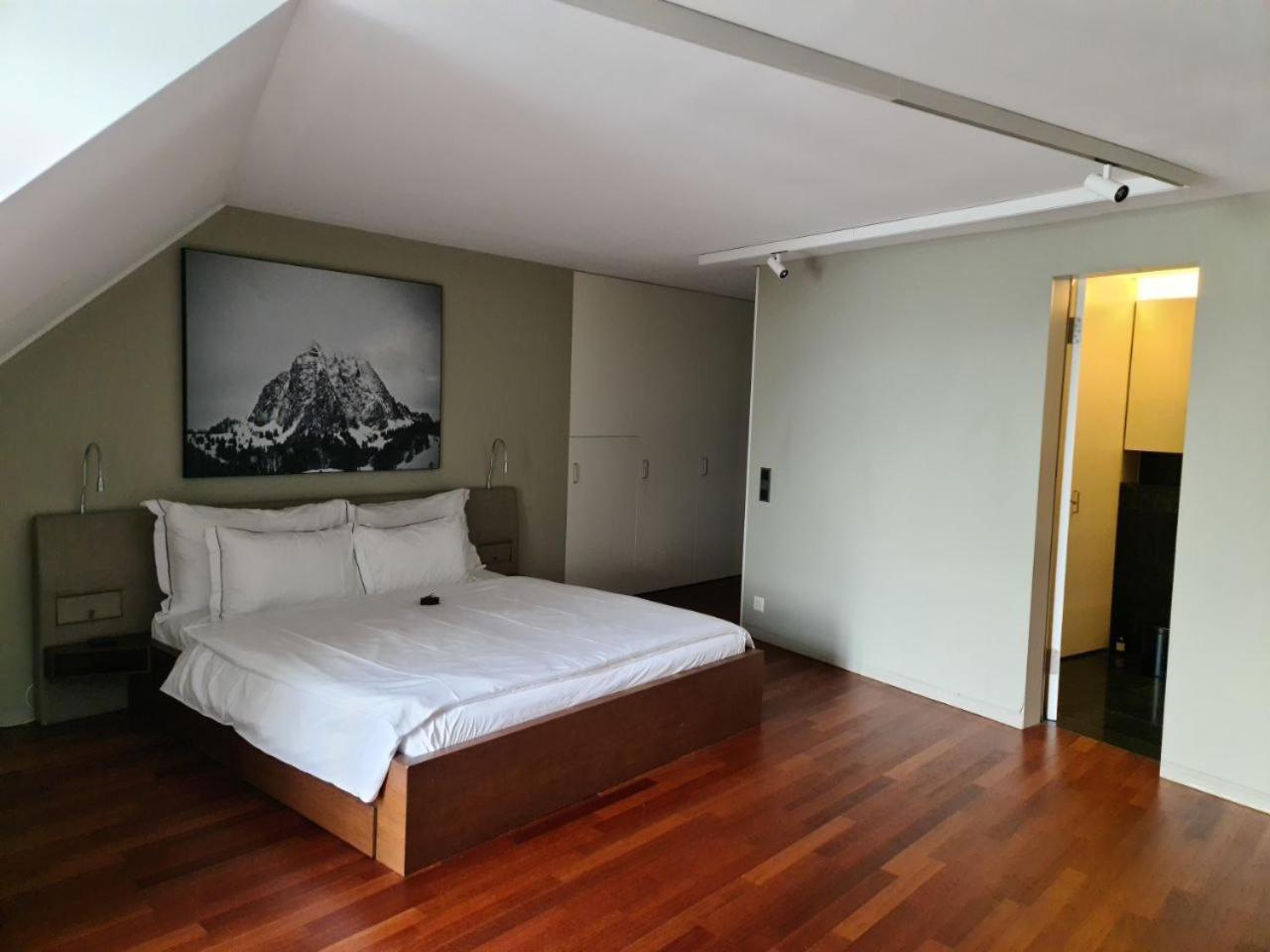 Lucerne Lake View Apartments Room photo