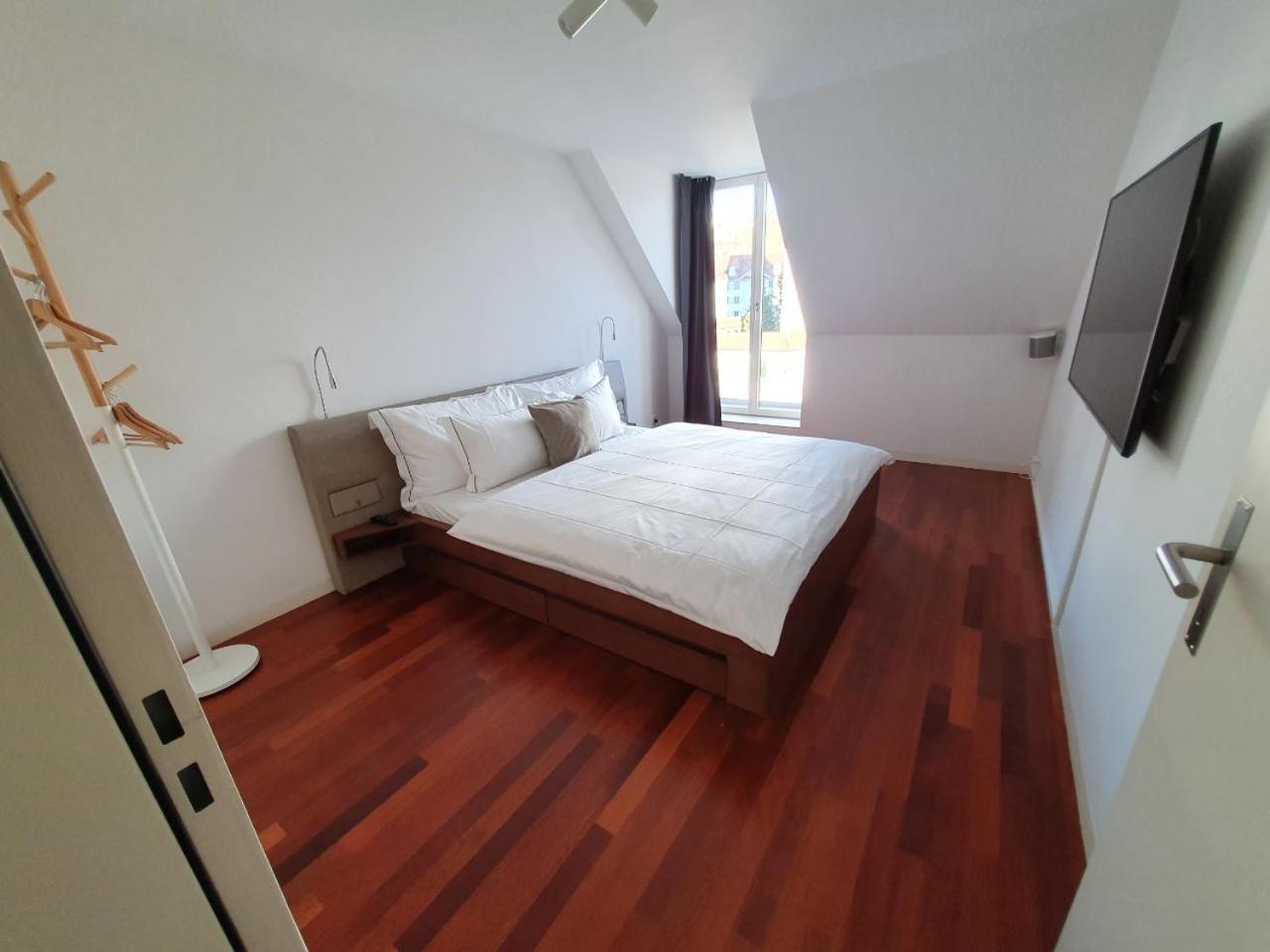 Lucerne Lake View Apartments Room photo