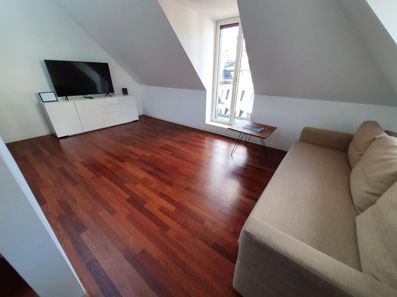 Lucerne Lake View Apartments Room photo